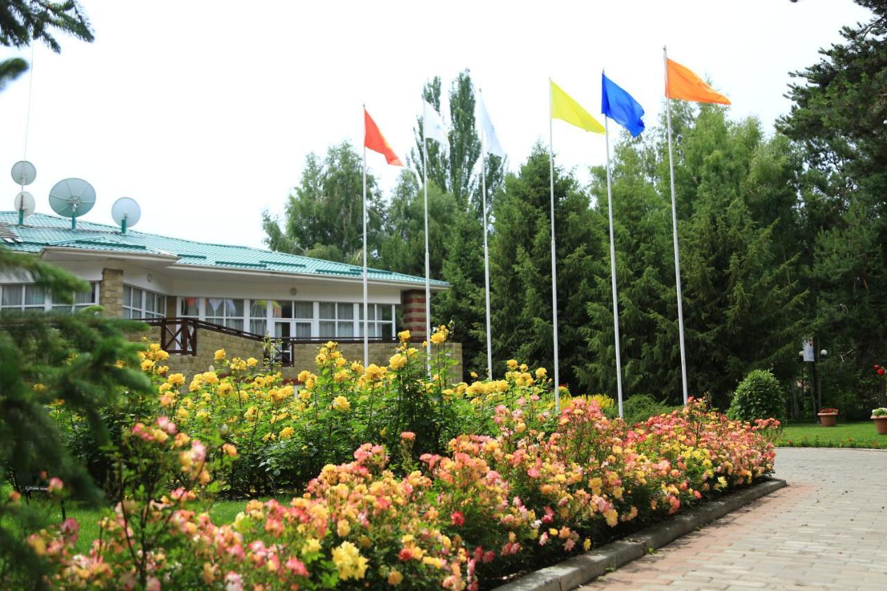 Resort Center Raduga Dolinka Exterior photo