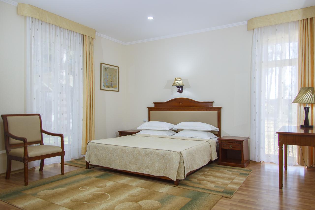 Resort Center Raduga Dolinka Exterior photo